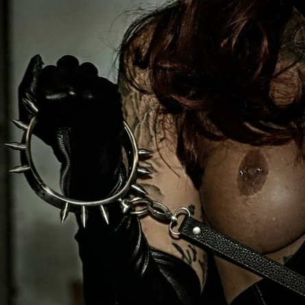 LadyValeadieLuxusdomina