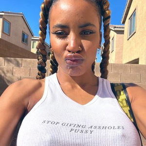 HotStella - +33756858573, +337-56 85 85 73, 07-56-85-85-73