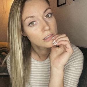 Melindathom - +14423243116, +1442-324-3116, (442)-324-3116